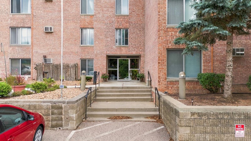 329 Geneva Ave N #117, Oakdale, MN 55128