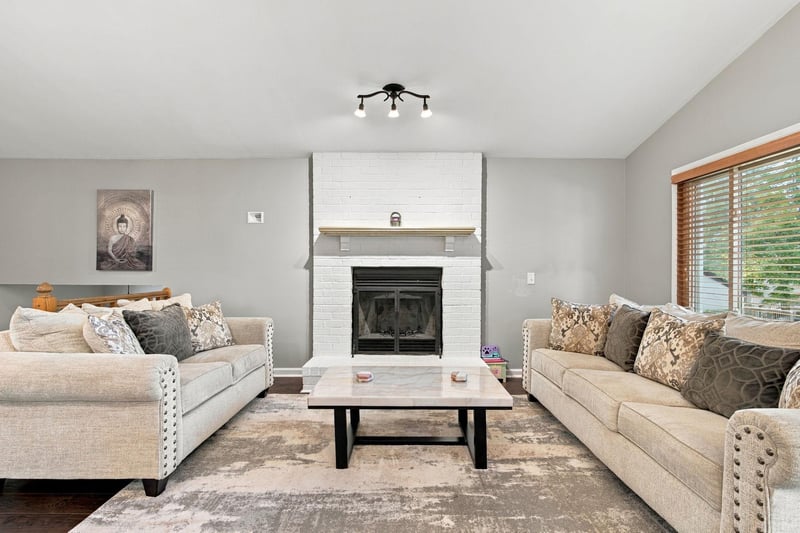 7163 158th St W, Apple Valley, MN 55124