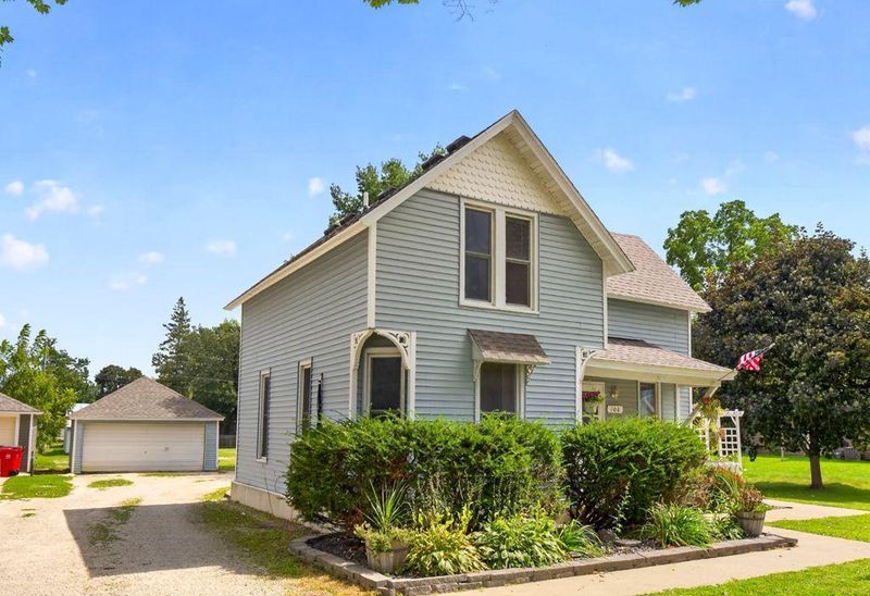 108 2nd St NE, Grand Meadow, MN 55936