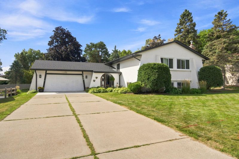 7565 Paul Rd, Woodbury, MN 55125