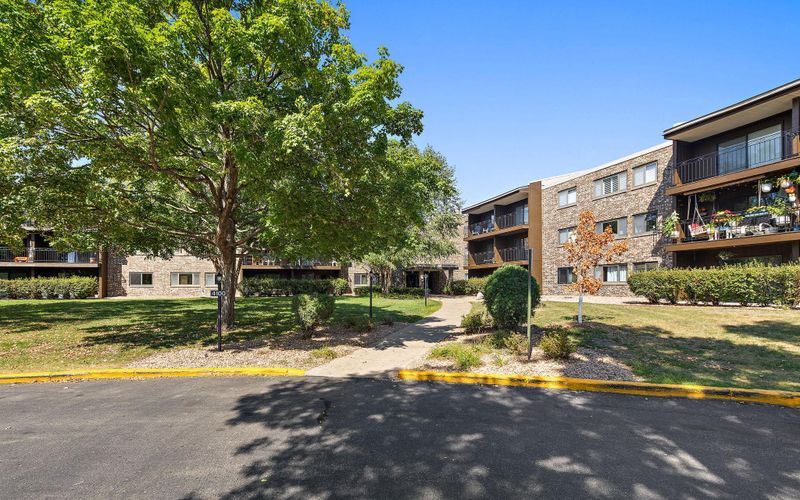 4100 Parklawn Ave #109, Edina, MN 55435