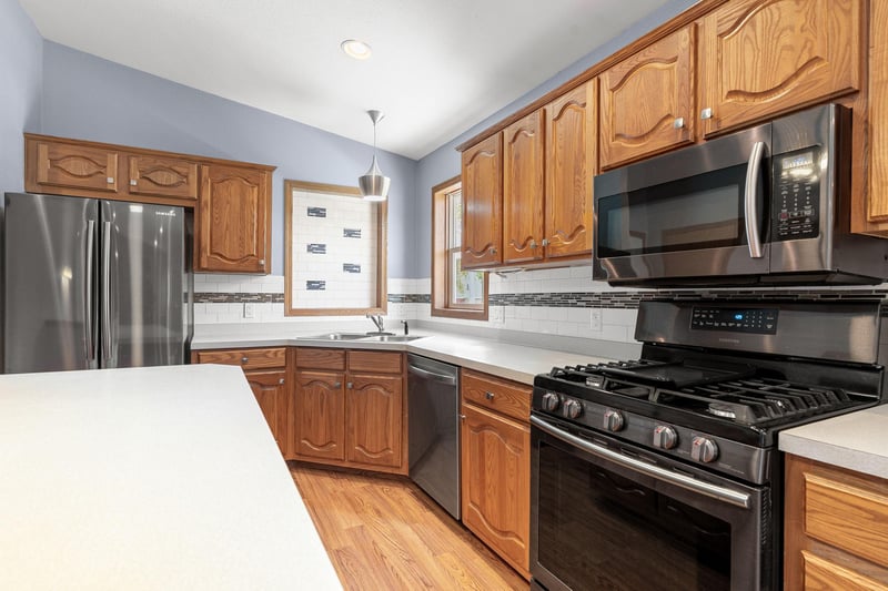 215 2nd Ave NE, Hayfield, MN 55940
