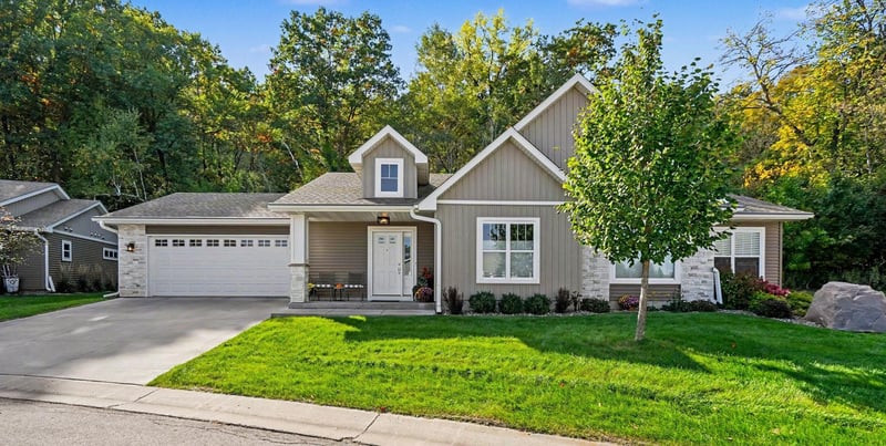 1148 Hewitt Blvd, Red Wing, MN 55066