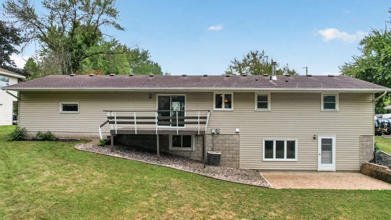 30880 Belair Dr, Lindstrom, MN 55045
