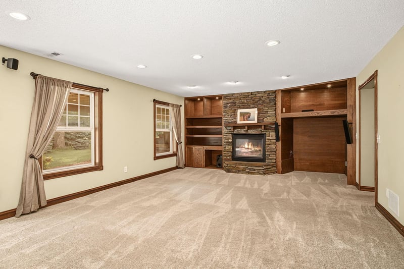 17452 Goodland Pa, Lakeville, MN 55044