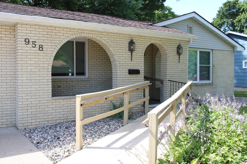 958 Jorgenson St SE, Hutchinson, MN 55350