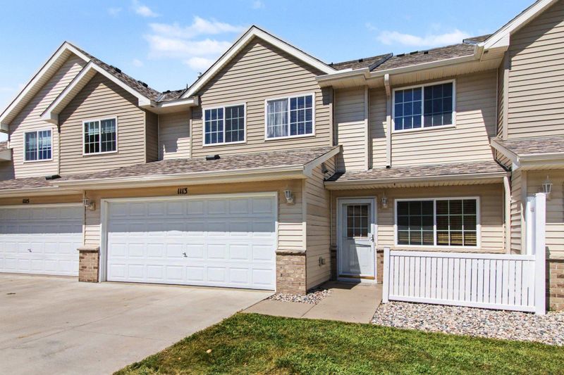 1113 Whisper St NW, New Prague, MN 56071
