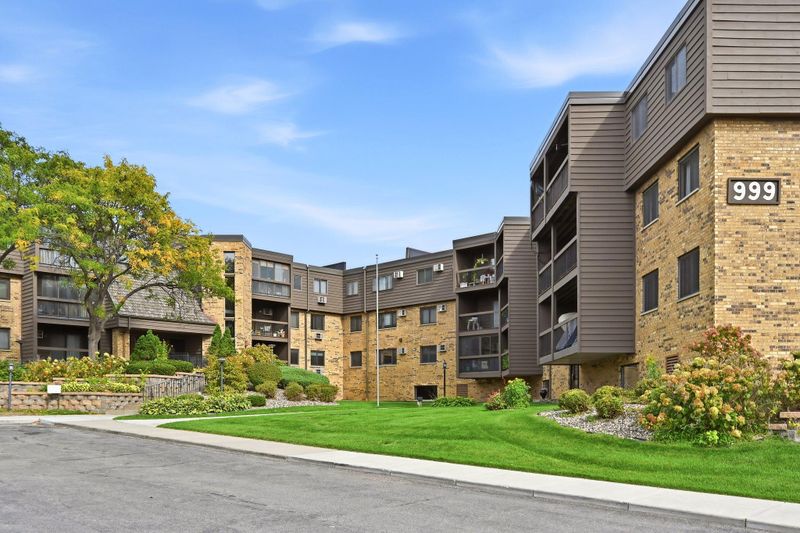 999 41st Ave NE #210, Columbia Heights, MN 55421