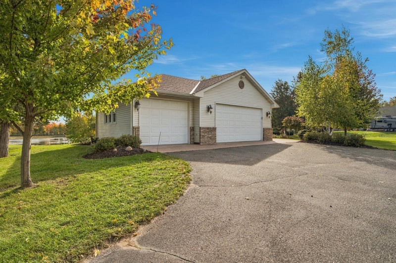 24125 Miller Ave, Chisago City, MN 55013