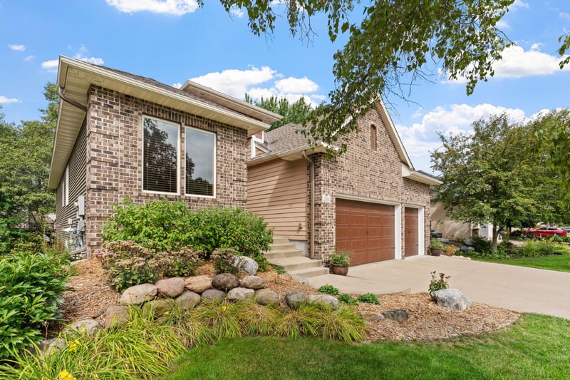 2031 118th Ave NE, Blaine, MN 55449