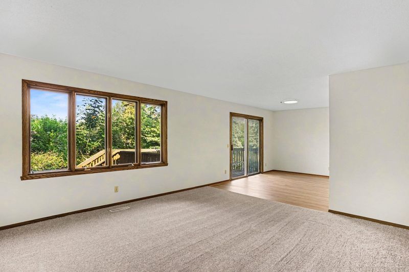 3053 Pine Ridge Dr, Eagan, MN 55121