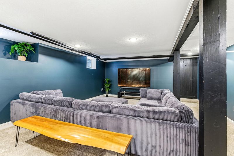 1620 23rd Ave NE, Minneapolis, MN 55418