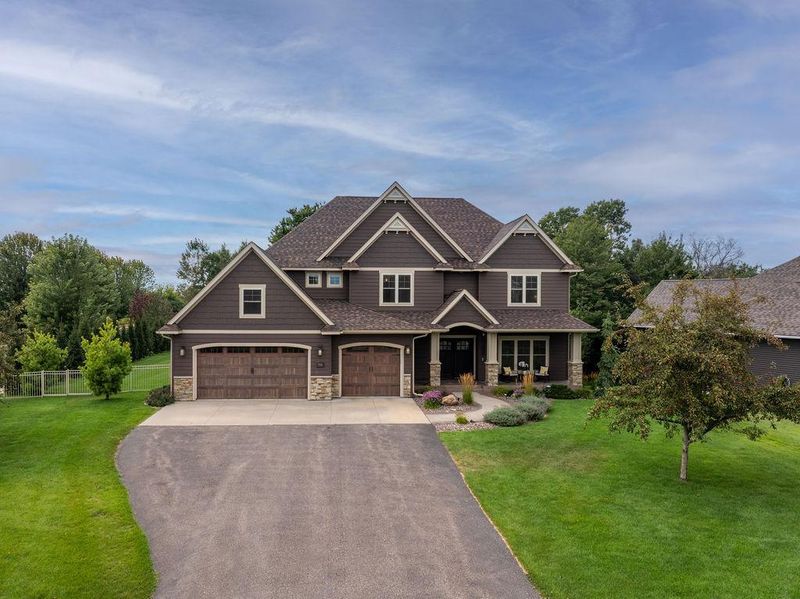 4766 S Oakwood Hills Pw, Eau Claire, WI 54701