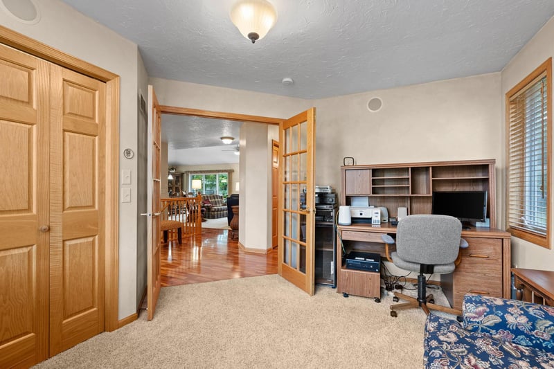 140 Cedar Dr S, Lester Prairie, MN 55354