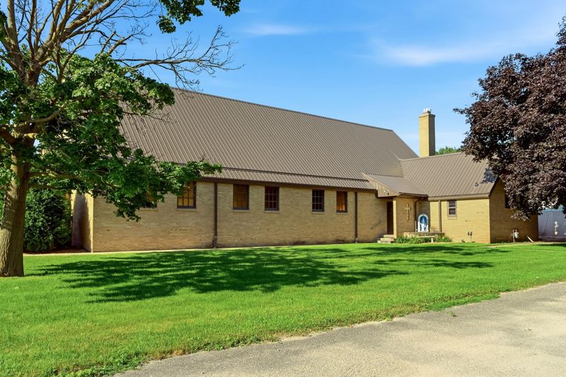 720 1st St, West Concord, MN 55985