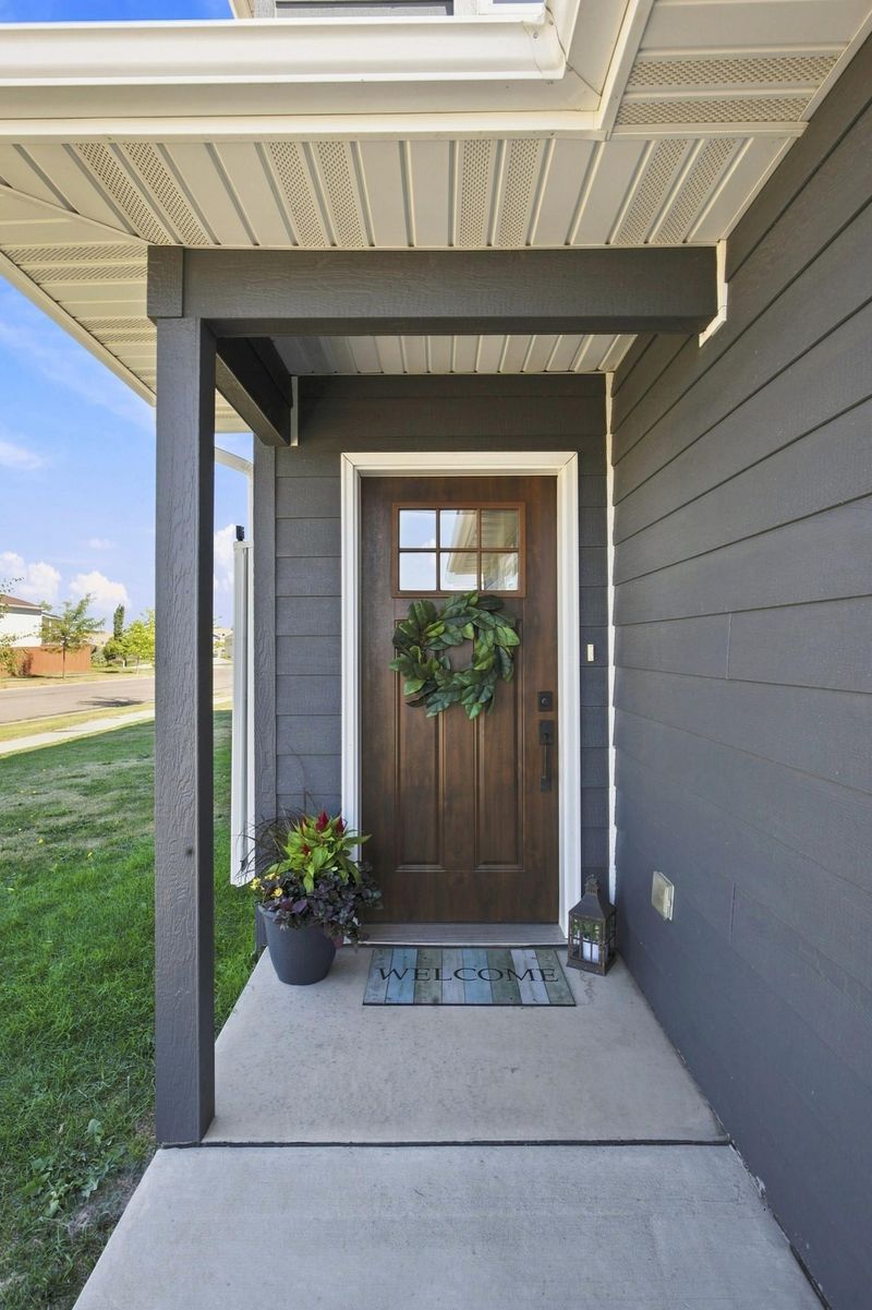 1102 Lilac Ln, Moorhead, MN 56560