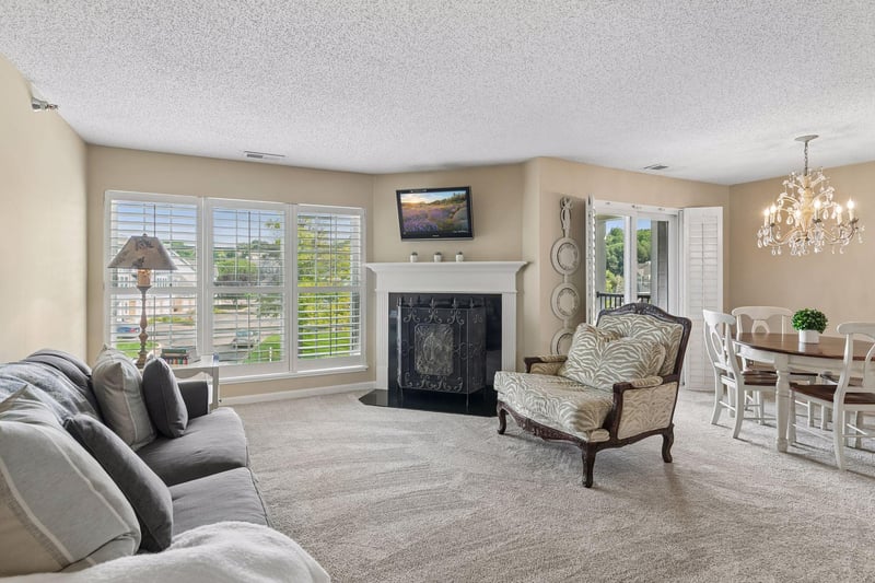 6155 Chasewood Pw #201, Minnetonka, MN 55343