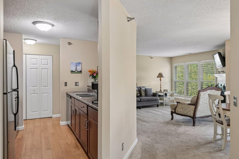 6155 Chasewood Pw #201, Minnetonka, MN 55343