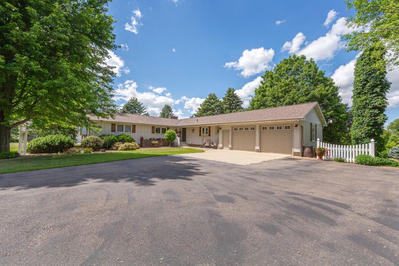 20642 528th Ave, Lake Crystal, MN 56055