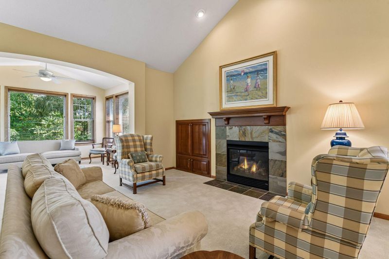 7762 Vasserman Pl, Chanhassen, MN 55317