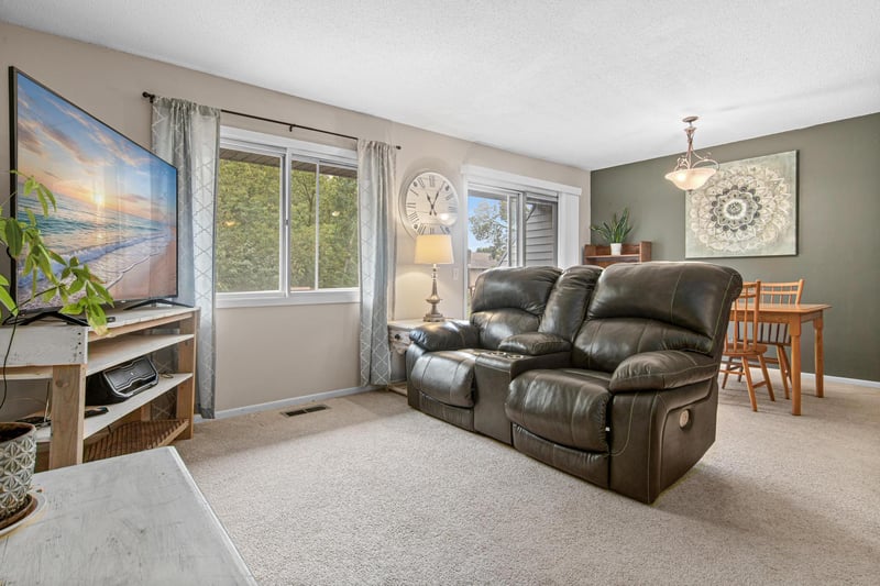 1718 Woodgate Ln, Eagan, MN 55122