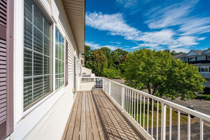 18275 Kerrville Trl #402, Lakeville, MN 55044