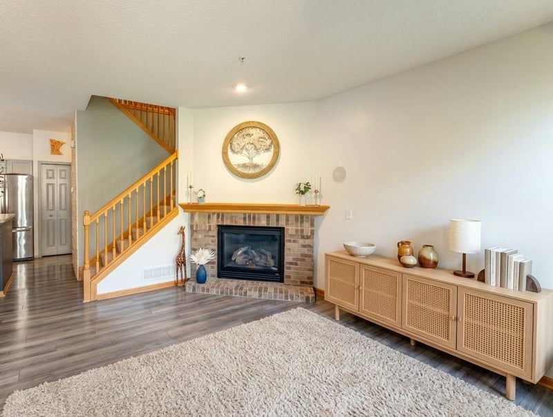 1586 Woodlynn Ave #2, Maplewood, MN 55109
