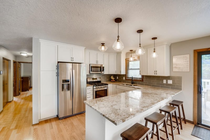1602 Long Lake Rd, New Brighton, MN 55112