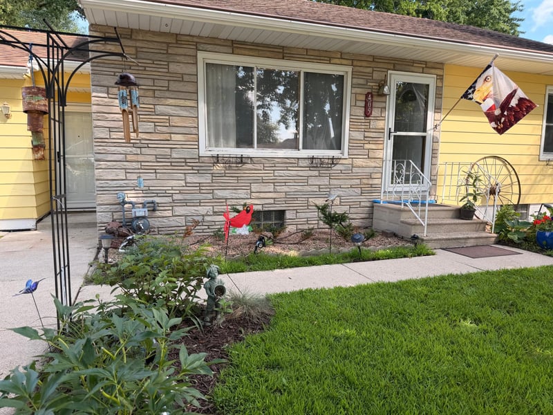 405 SE 15th St SE, Austin, MN 55912