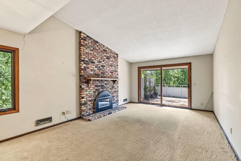 10275 Scarborough Rd, Bloomington, MN 55437
