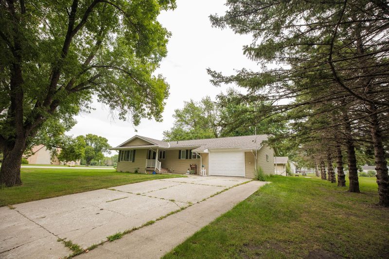 500 2nd St E, Chokio, MN 56221