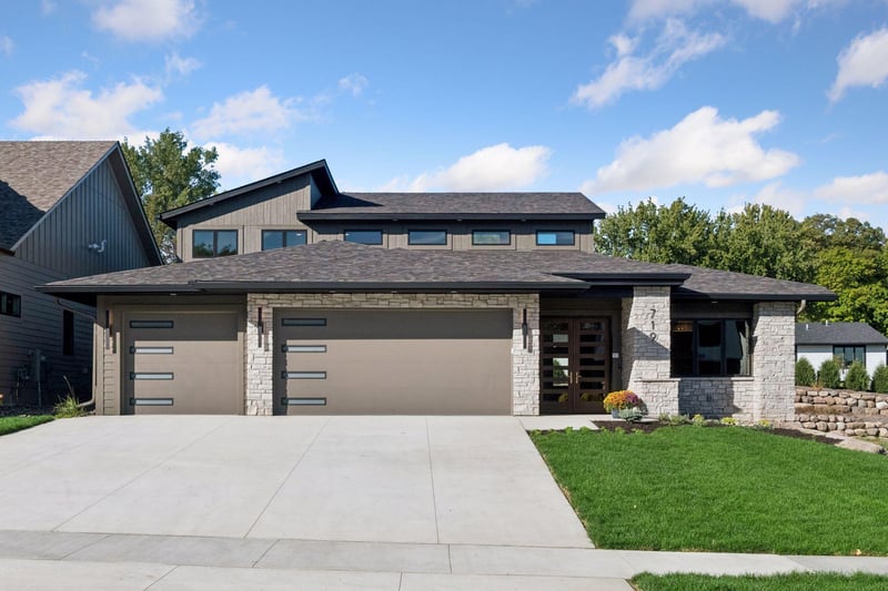 719 Ensconced Way, Chaska, MN 55318