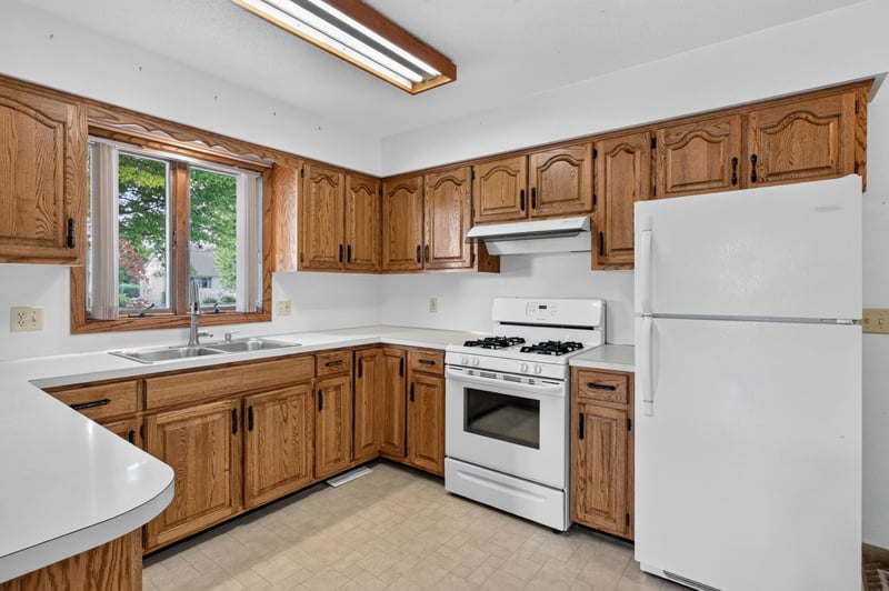 302 W Queen St, Osakis, MN 56360