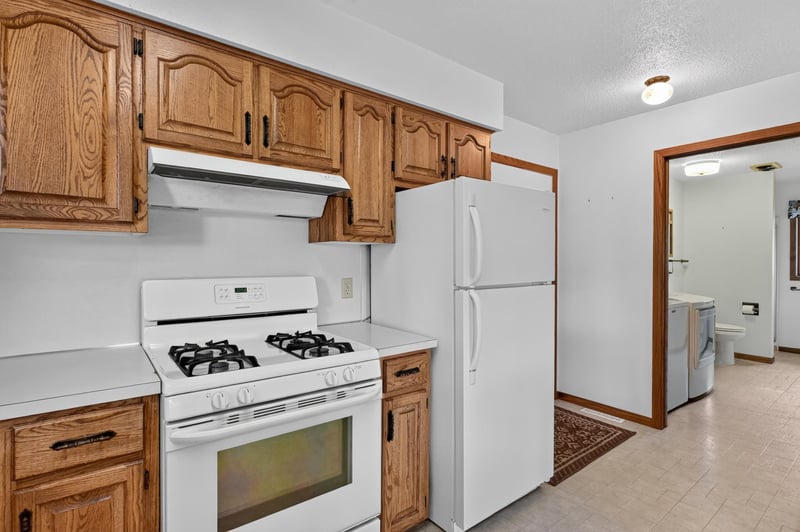302 W Queen St, Osakis, MN 56360