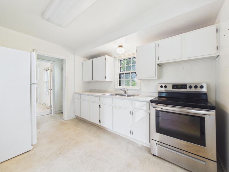 106 E 3rd St, Starbuck, MN 56381