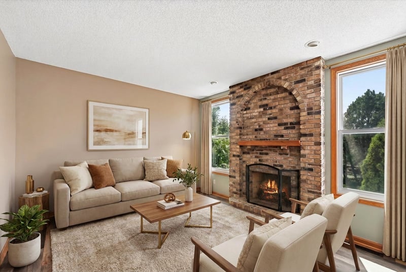 2084 Wallingford Cir, Woodbury, MN 55125