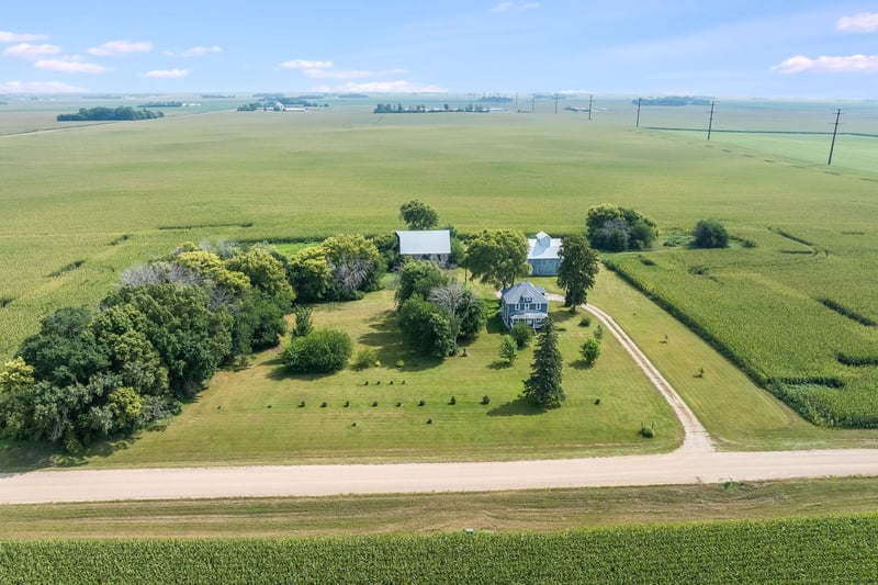1668 150th Ave, Welcome, MN 56181