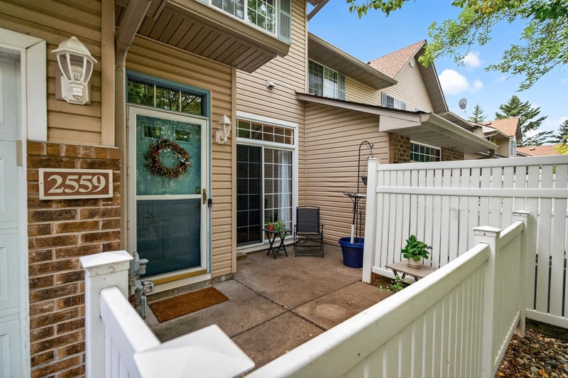 2559 Mallard Dr, Woodbury, MN 55125