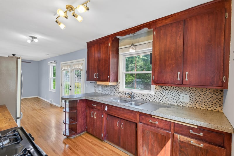 4928 Abbott Ave N, Brooklyn Center, MN 55429