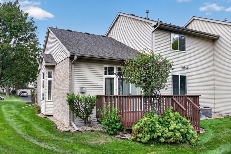 3781 Burgundy Dr, Eagan, MN 55122
