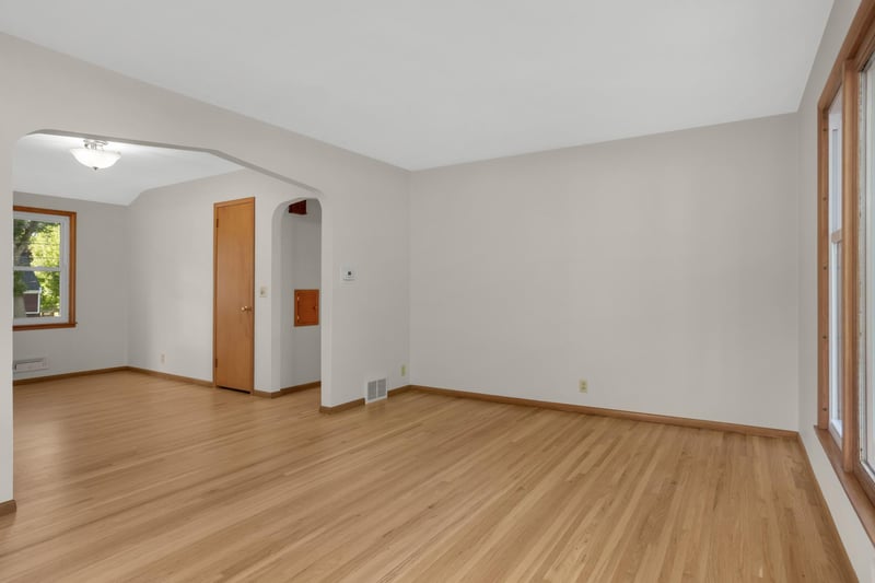 7214 Clinton Ave, Richfield, MN 55423