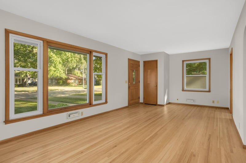 7214 Clinton Ave, Richfield, MN 55423