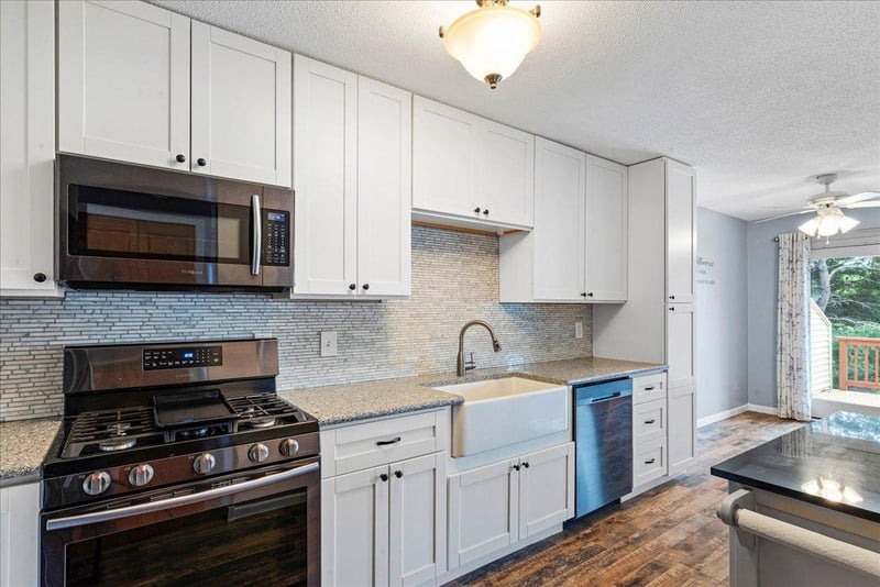 12272 17th Ave S, Burnsville, MN 55337