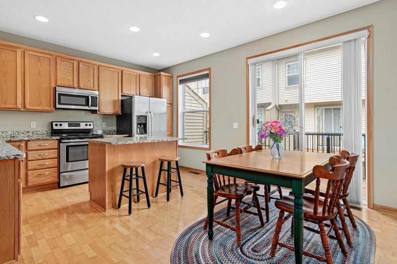 8304 Townsend Dr, Eden Prairie, MN 55344