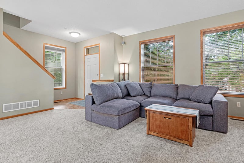 8304 Townsend Dr, Eden Prairie, MN 55344