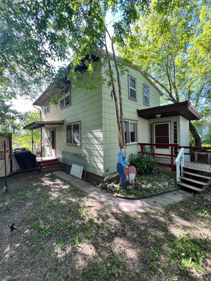 306 7th Ave, Bovey, MN 55709