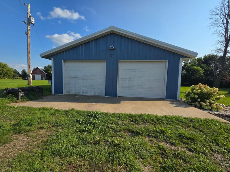 25050 400th St, Belview, MN 56214