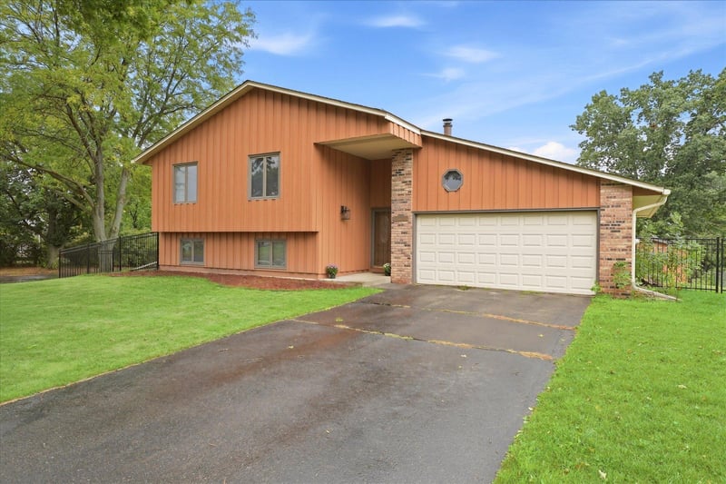 7160 Imperial Ave S, Cottage Grove, MN 55016