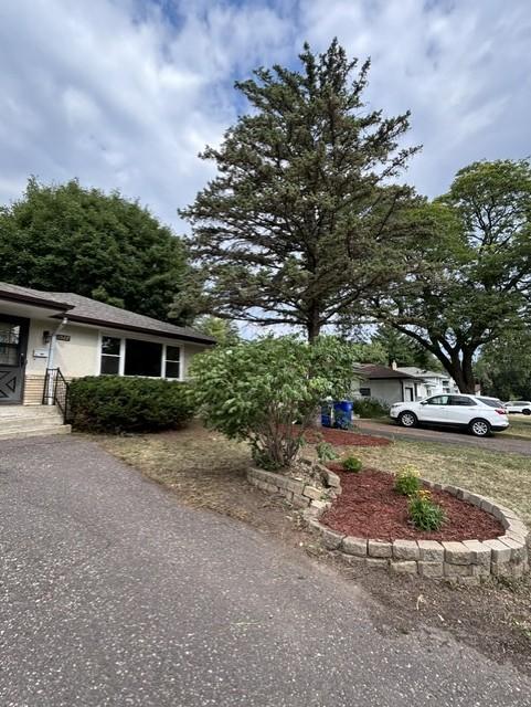 1527 Winchell St, Saint Paul, MN 55106