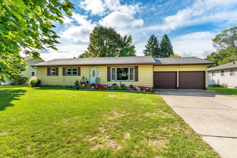 101 W Hillside Ave, Fergus Falls, MN 56537